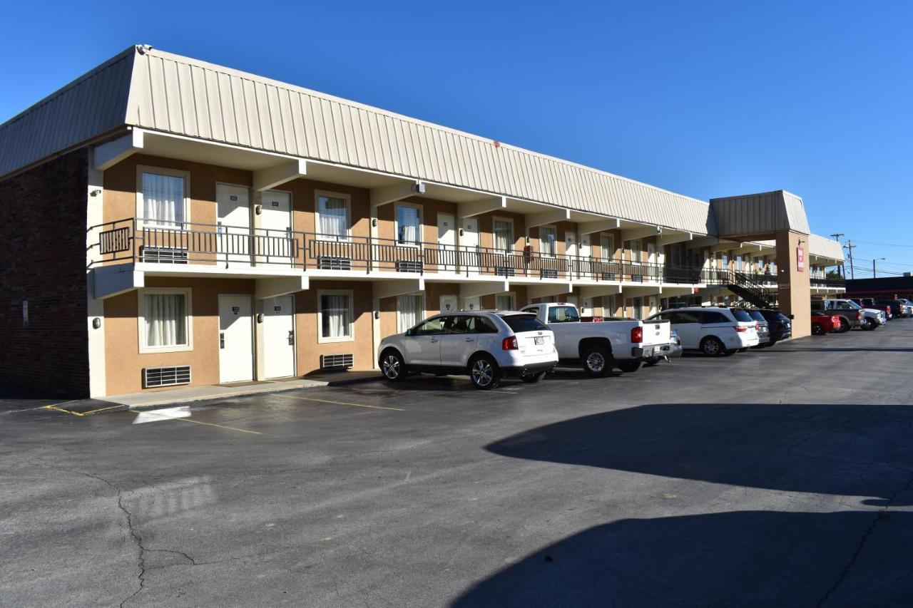 Inn Of Lenoir Motor Lodge Lenoir City Exterior photo